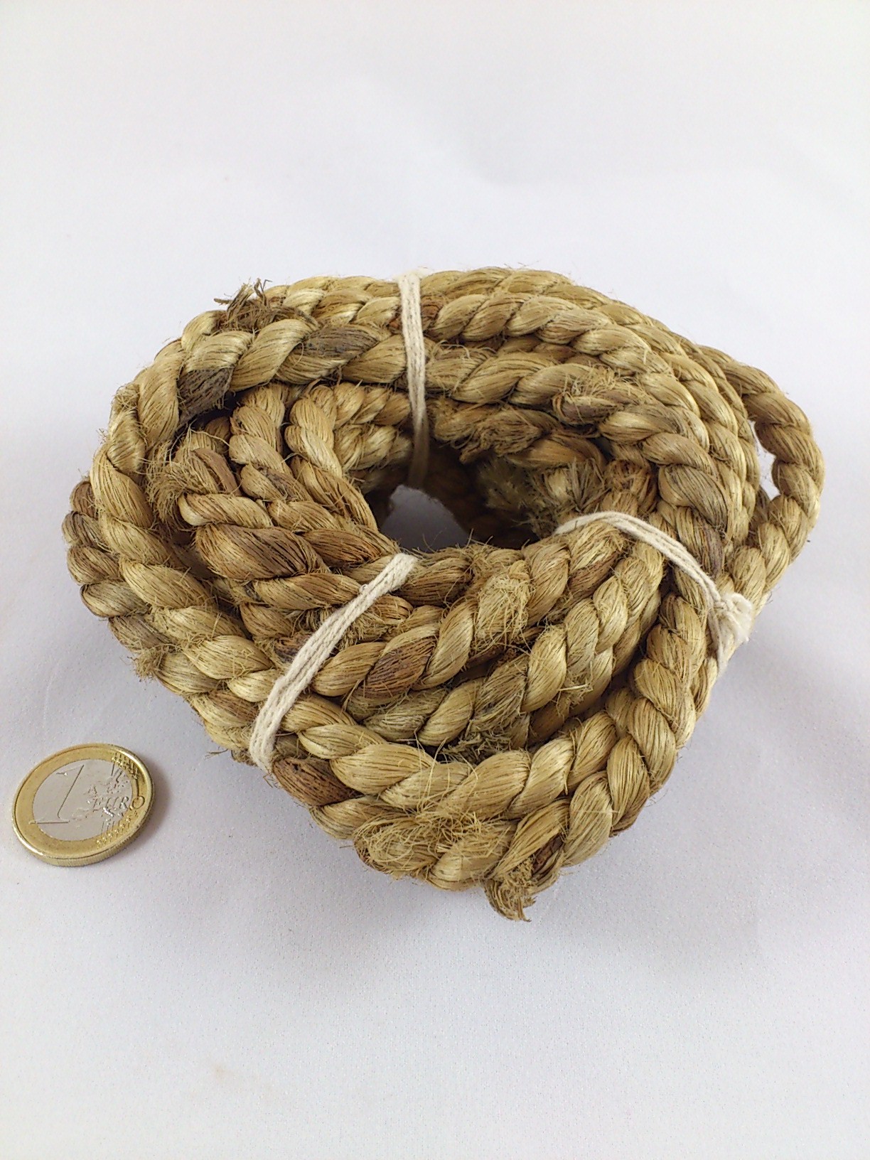Ornamental rope. 5 m. 0.7 cm